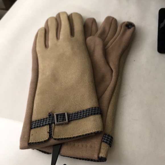 Accessories - Beige touch screen gloves